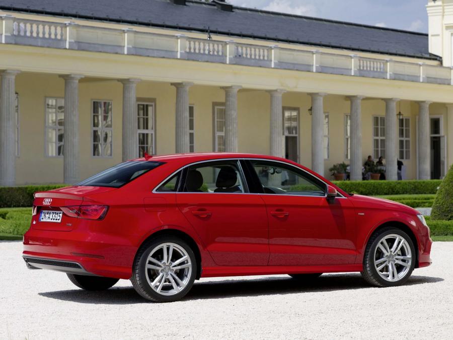  Audi A3 Sedan 1.8 T S-Line (8V) 2013 года  (WW) (фото 5 из 16)